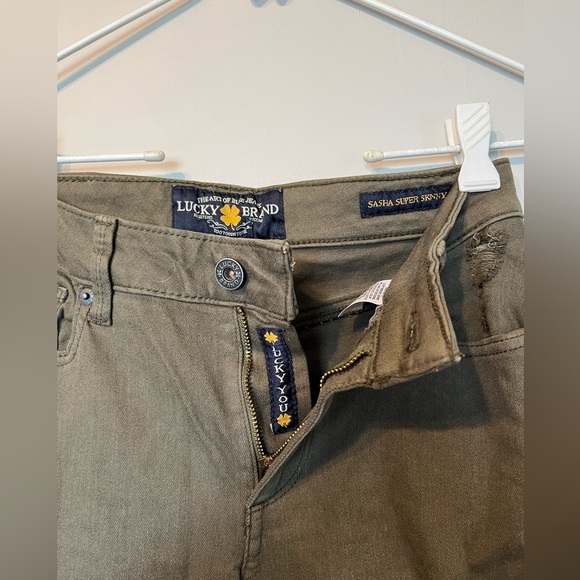 Lucky Brand Sasha Super Skinny Jeans - Picture 2 of 3